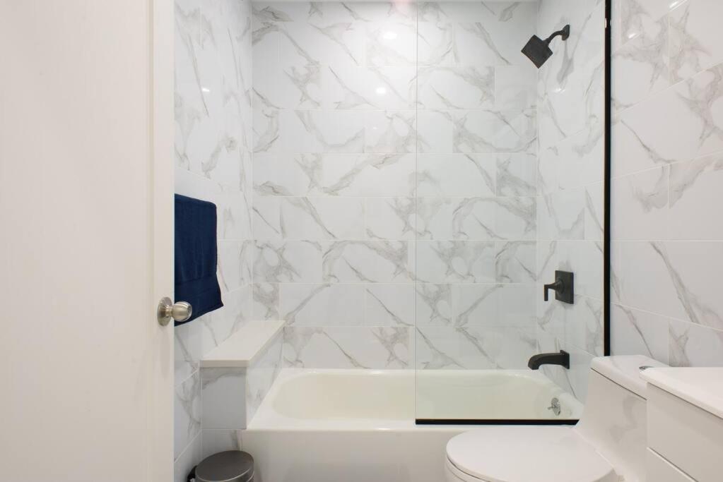 Apartment 240-14 New Prime Location W&d In Unit