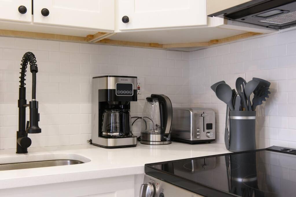 240-14 New Prime Location W&d In Unit * New York