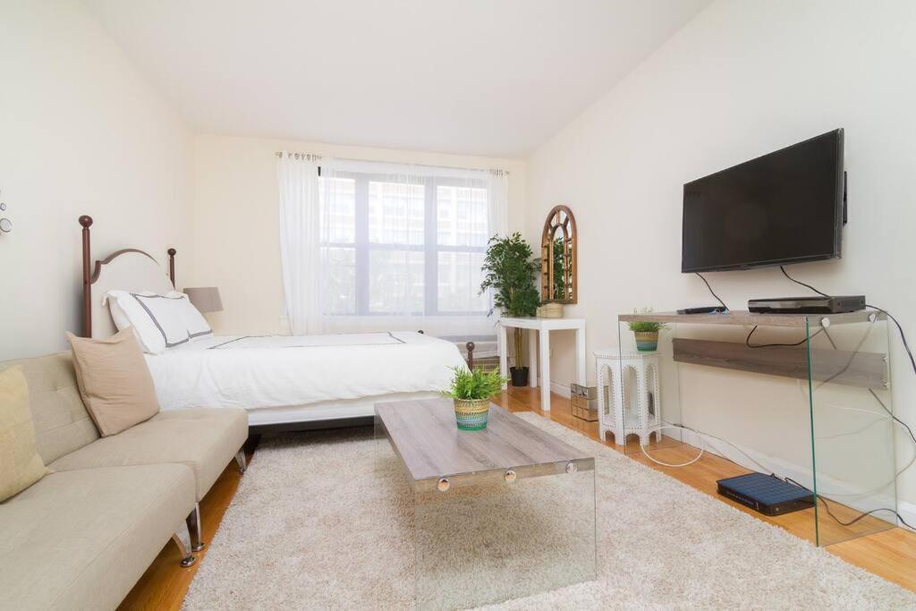 Apartment 338-3b Union Square Newly Reno Sleeps 3 *