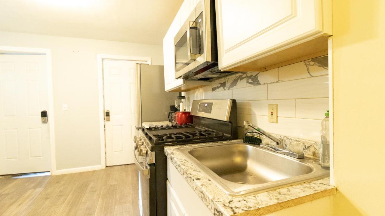 Căn hộ Cozy Shack 1 Bedroom Studio With Sofa And Full Kitchen In Elmhurst Ny
