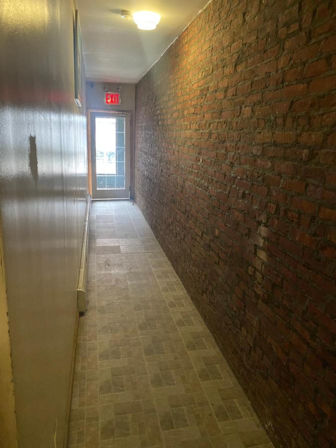 805 3r New York