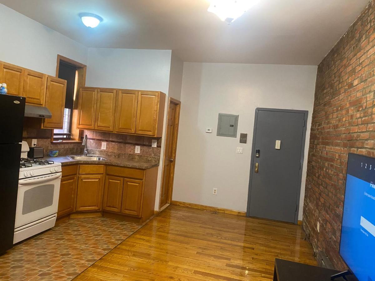805 3r New York