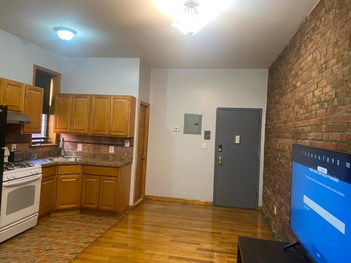 Apartment 805 3r New York