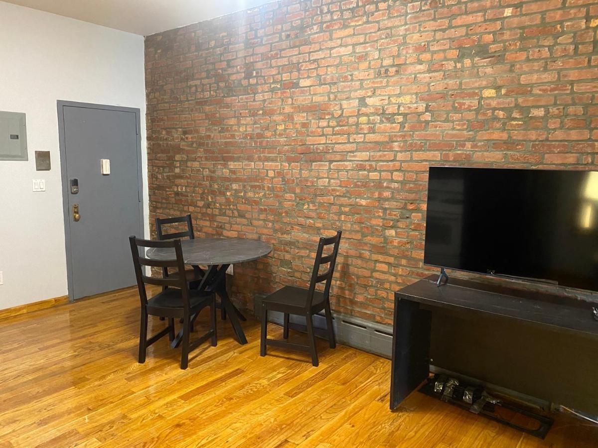 Apartment 805 3r