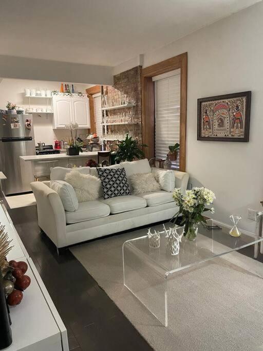 Stylish & Lovely 2 Bedroom Midtown Căn hộ
