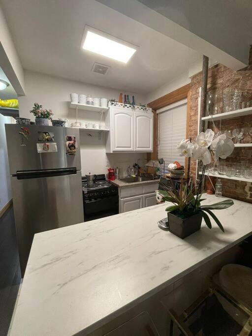 Stylish & Lovely 2 Bedroom Midtown Căn hộ