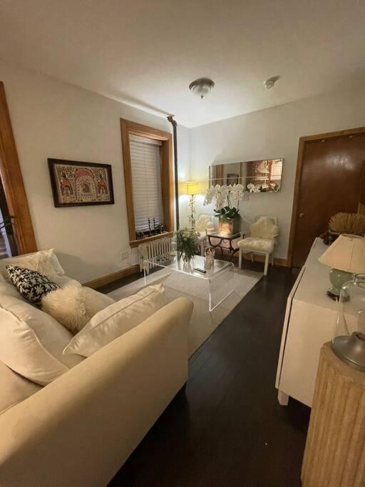 Căn hộ Stylish & Lovely 2 Bedroom Midtown