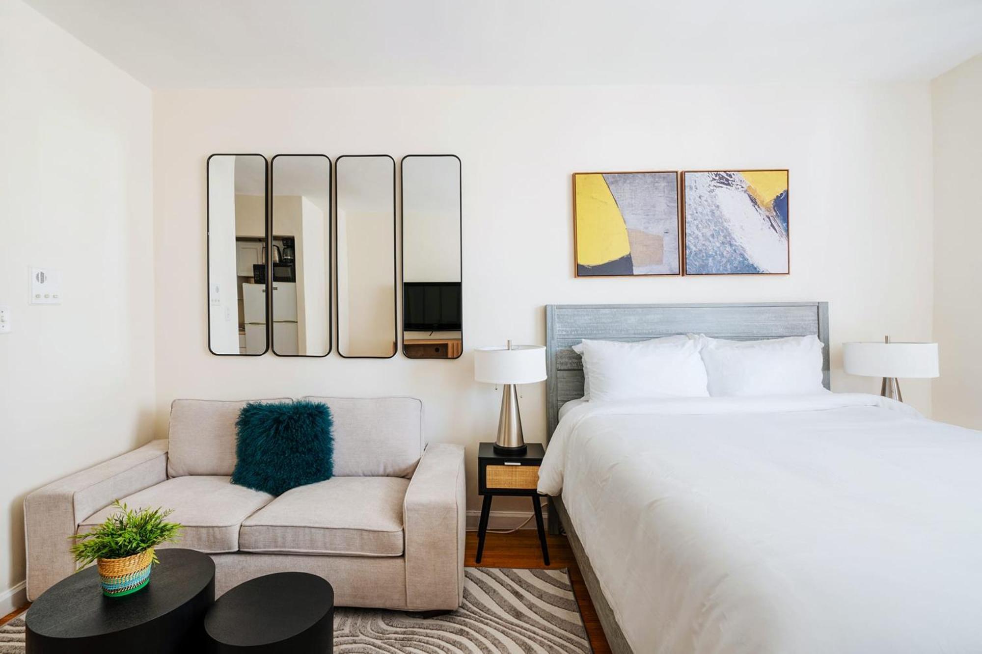 Apartment 338-3b Union Square Newly Reno Sleeps 3