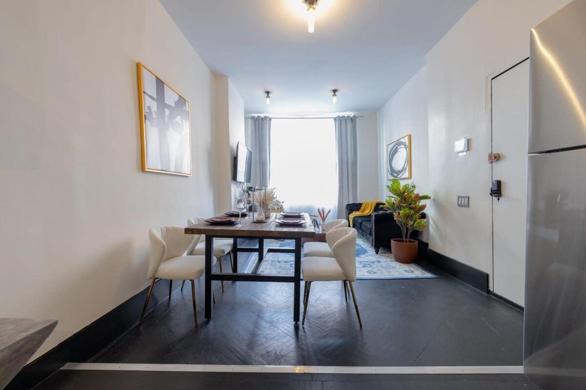 E10-1 Designer East Village Townhouse 1br Căn hộ *