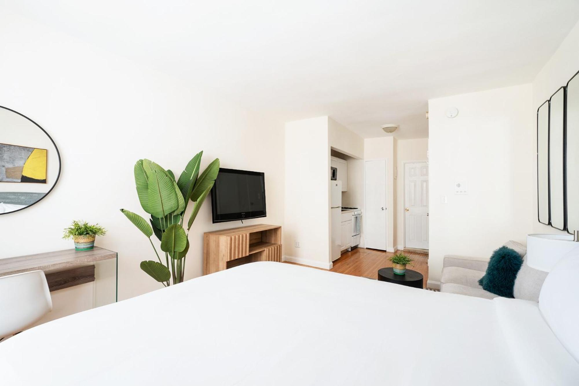 Apartment 338-3b Union Square Newly Reno Sleeps 3 *