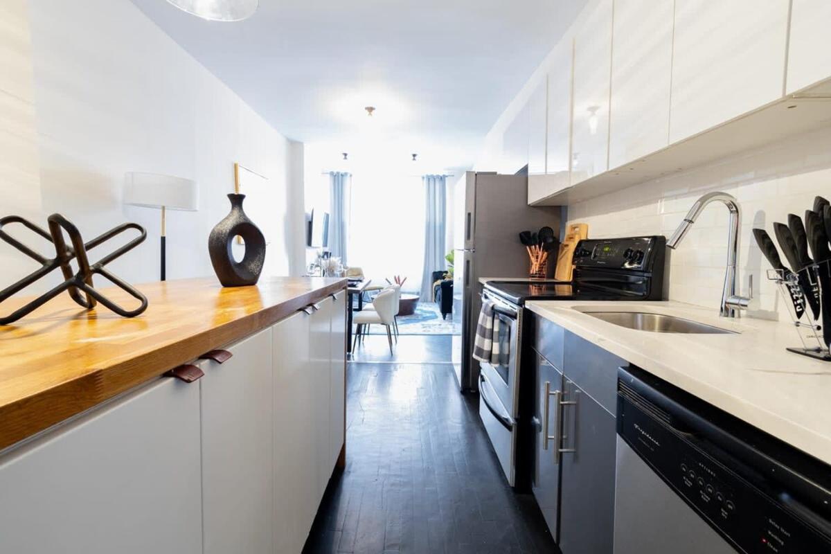 Căn hộ E10-1 Designer East Village Townhouse 1br *