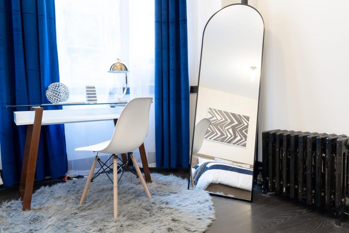 Căn hộ E10-1 Designer East Village Townhouse 1br *