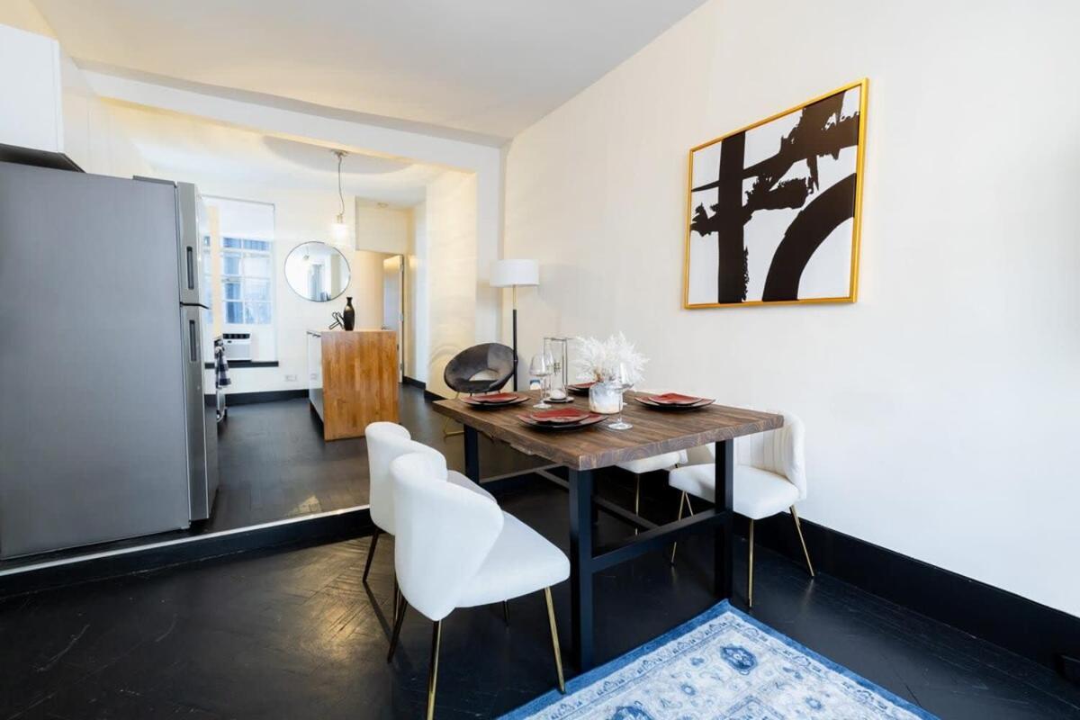 Căn hộ E10-1 Designer East Village Townhouse 1br