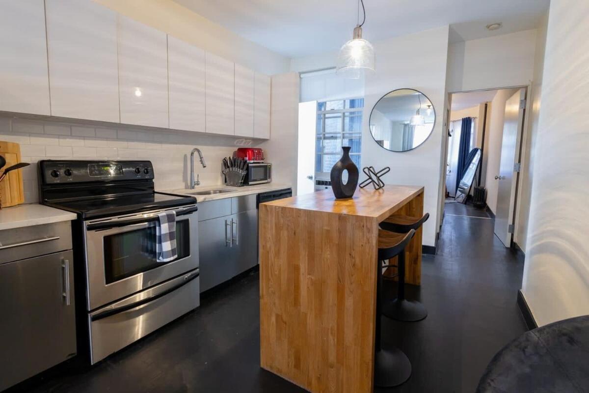 Căn hộ E10-1 Designer East Village Townhouse 1br *