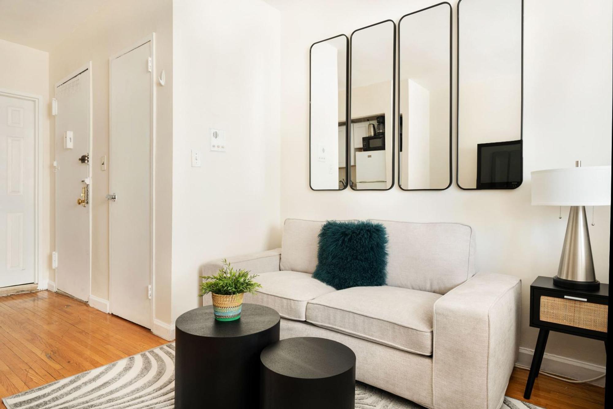 Apartment 338-3b Union Square Newly Reno Sleeps 3 *