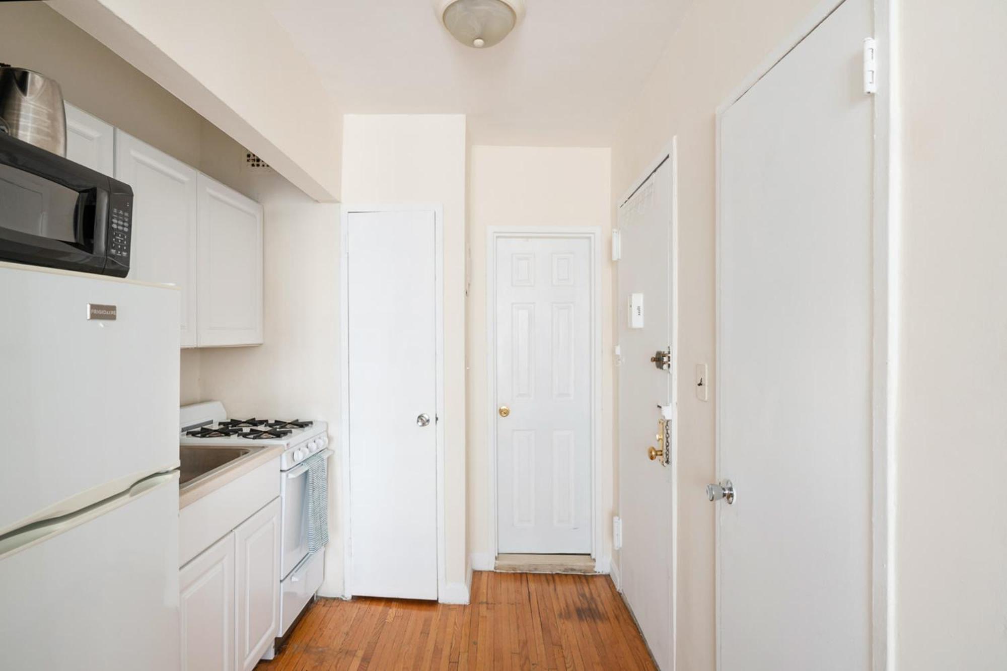 338-3b Union Square Newly Reno Sleeps 3 Apartment