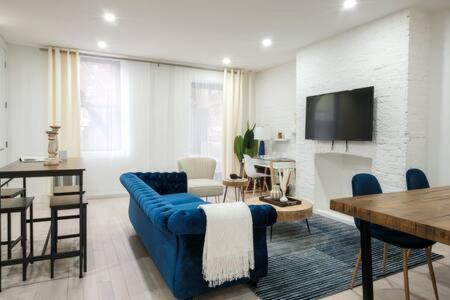 Căn hộ 3br 2baths With Private Outdoors *