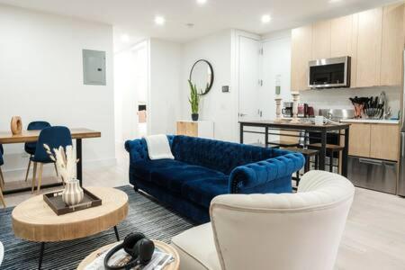 Căn hộ 3br 2baths With Private Outdoors *