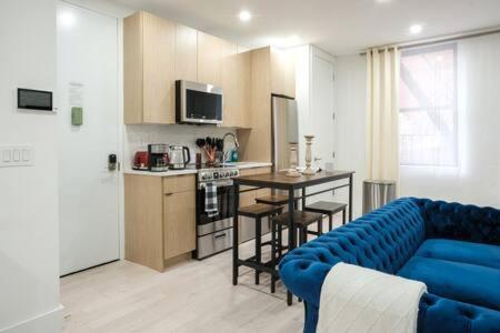 Căn hộ 3br 2baths With Private Outdoors *