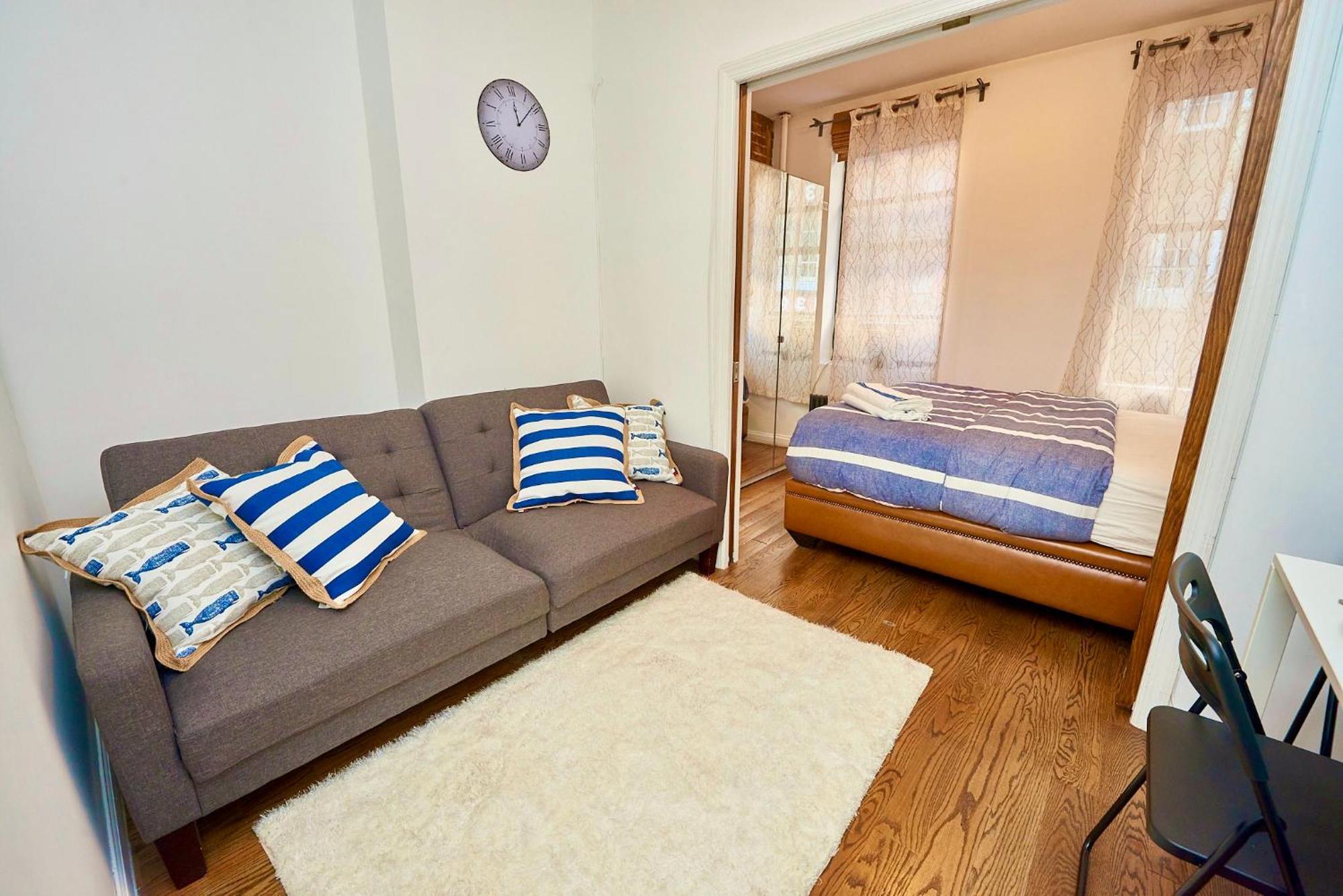 Căn hộ Cozy Familyfriendly With 2 Bedrooms *