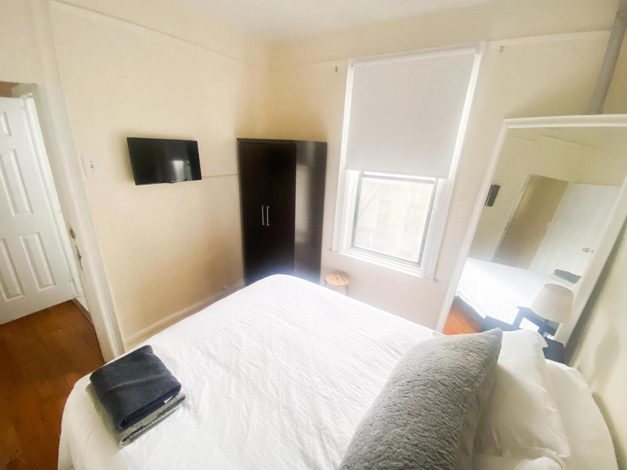 Căn hộ 2 Bedrooms Entire Beautiful In Williamsburg!