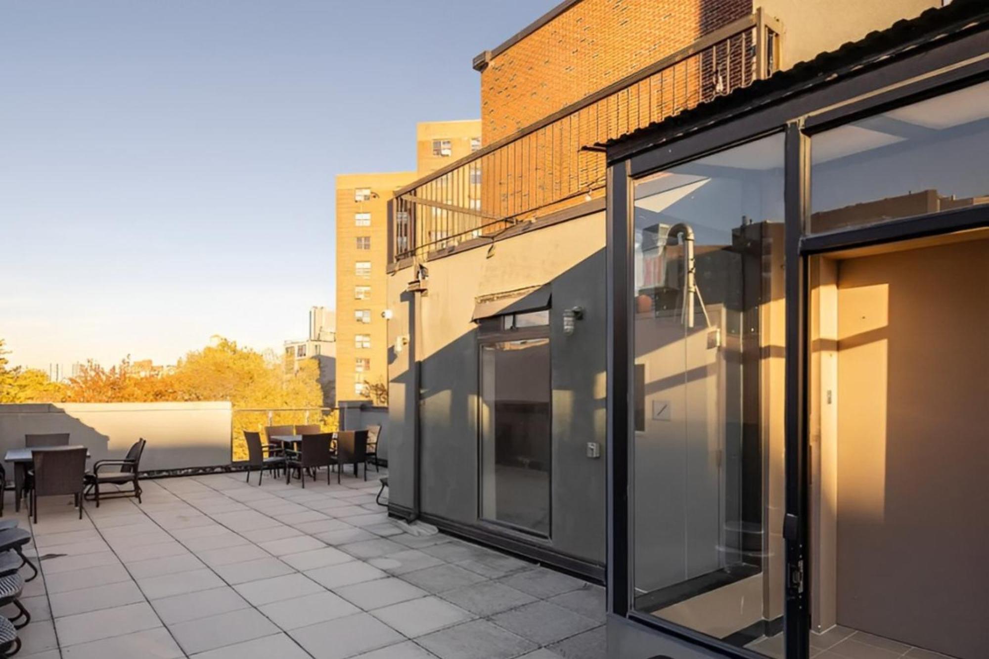 Large Upper East Side 1bd Elevator Rooftop Apartamento *