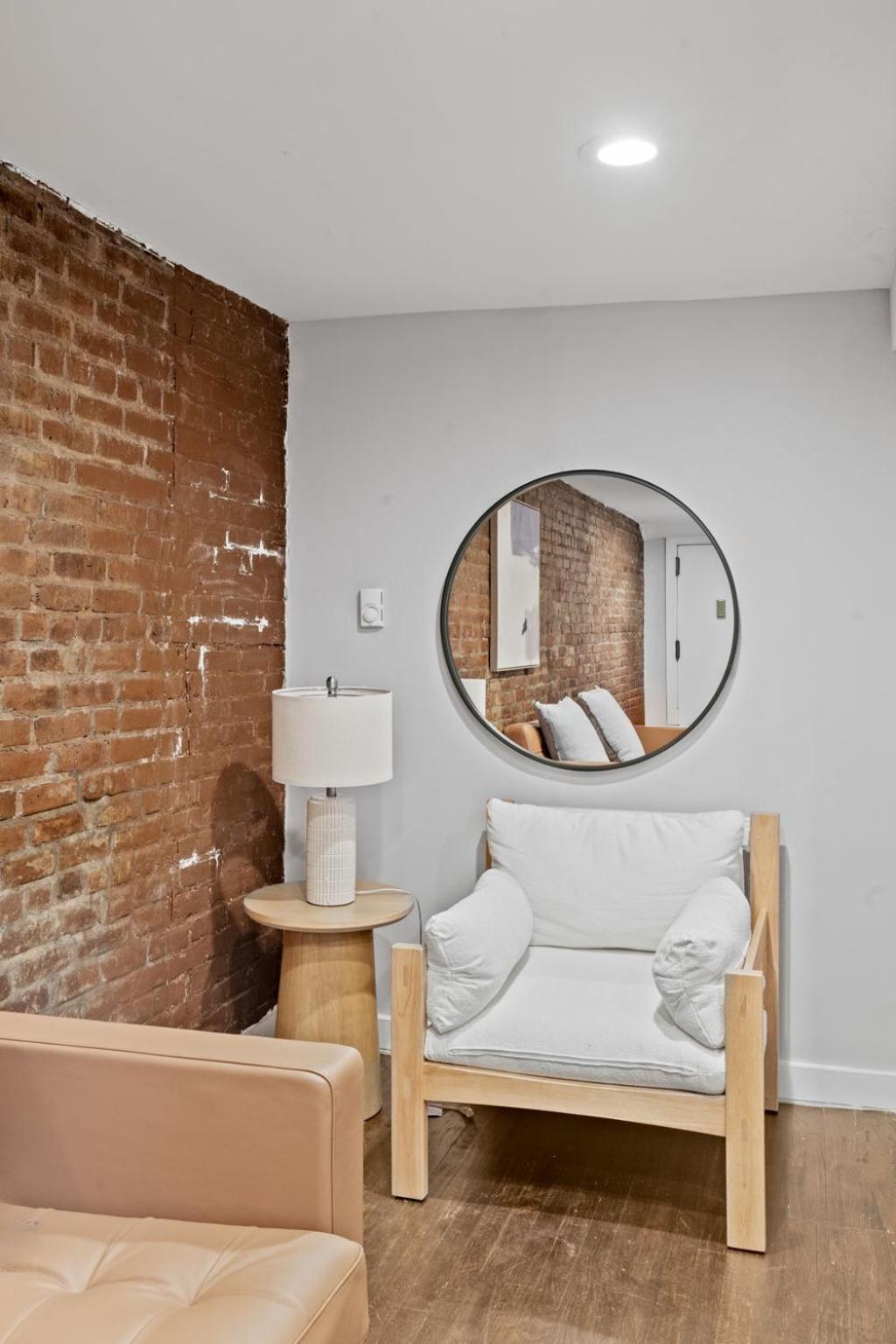 Căn hộ Chelsea Charm 2bd 1 Bath