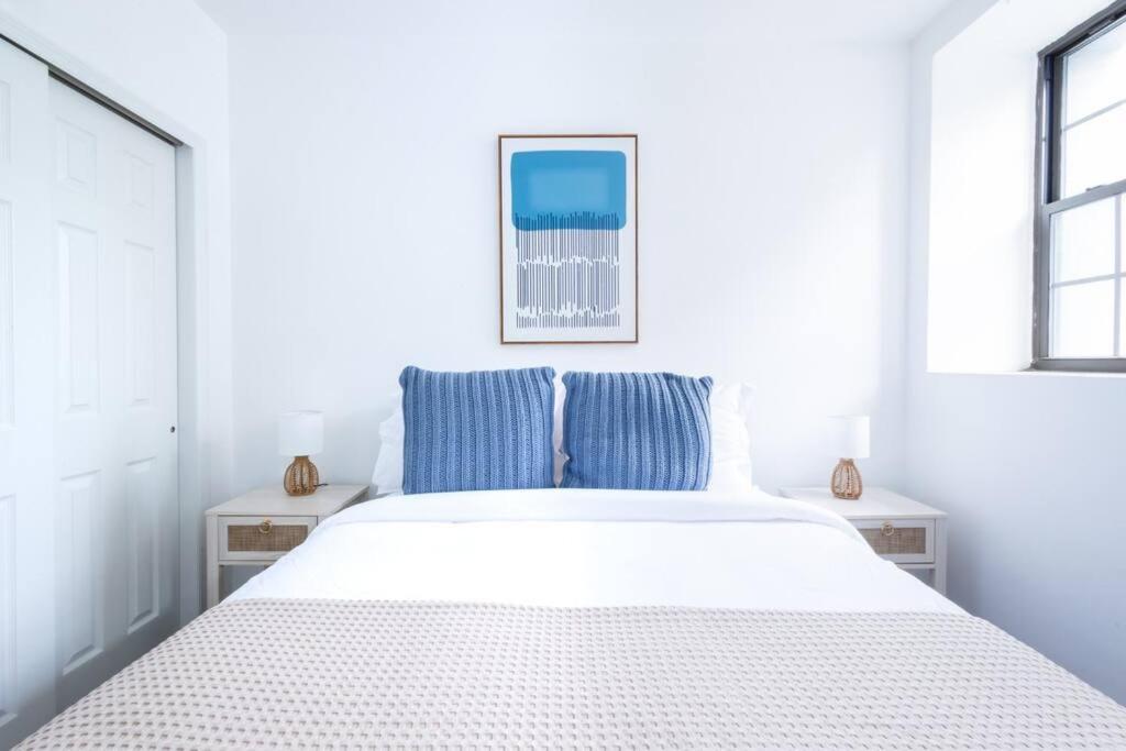 Apartamento Modern 2 Bedroom Steps From Park! Nova York