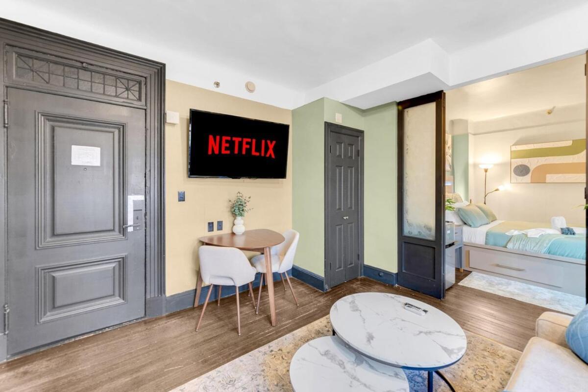 Cozy 2br With Gym And Walk To Times Square New York