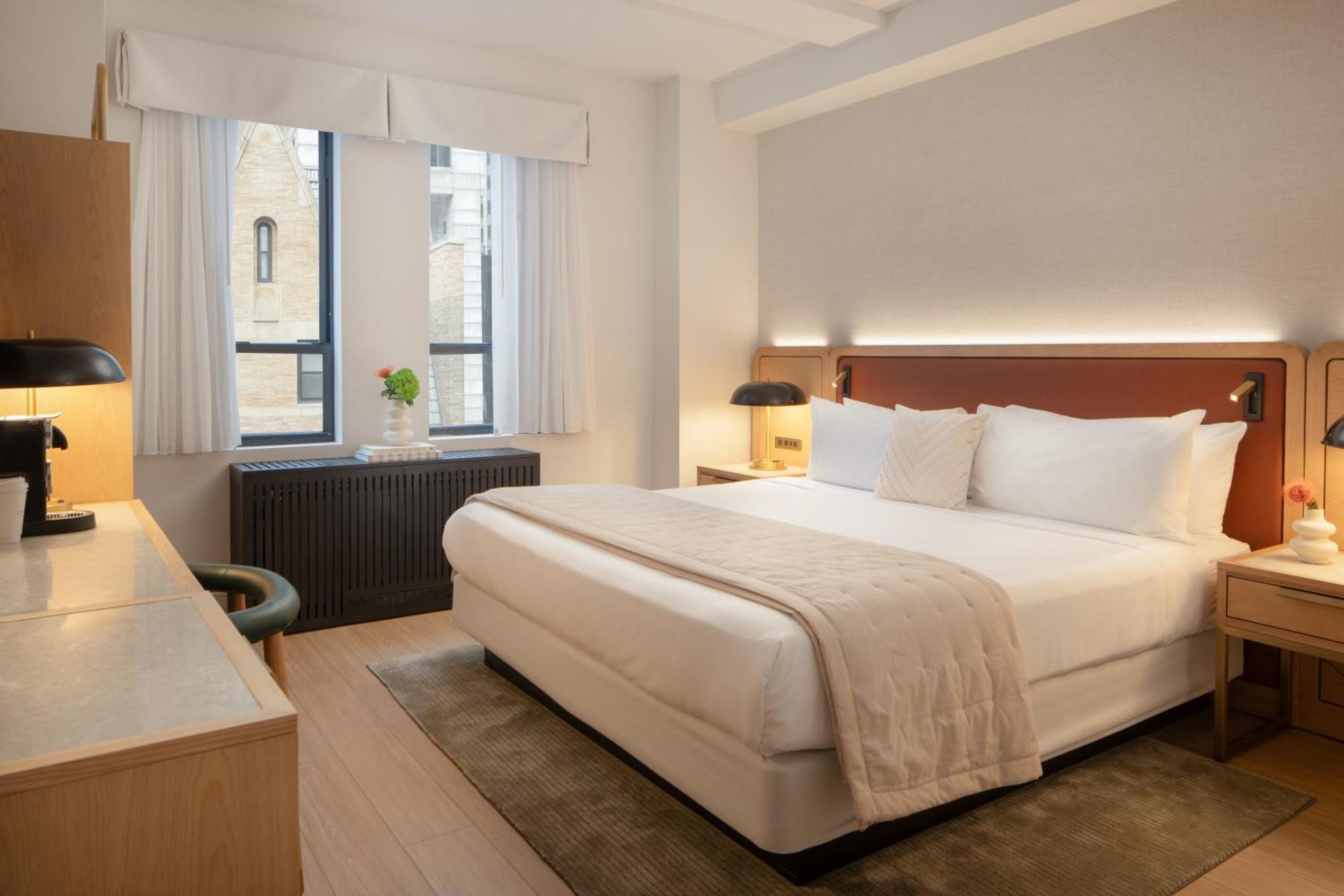 Aura Times Square Newly Renovated Khách sạn 4*
