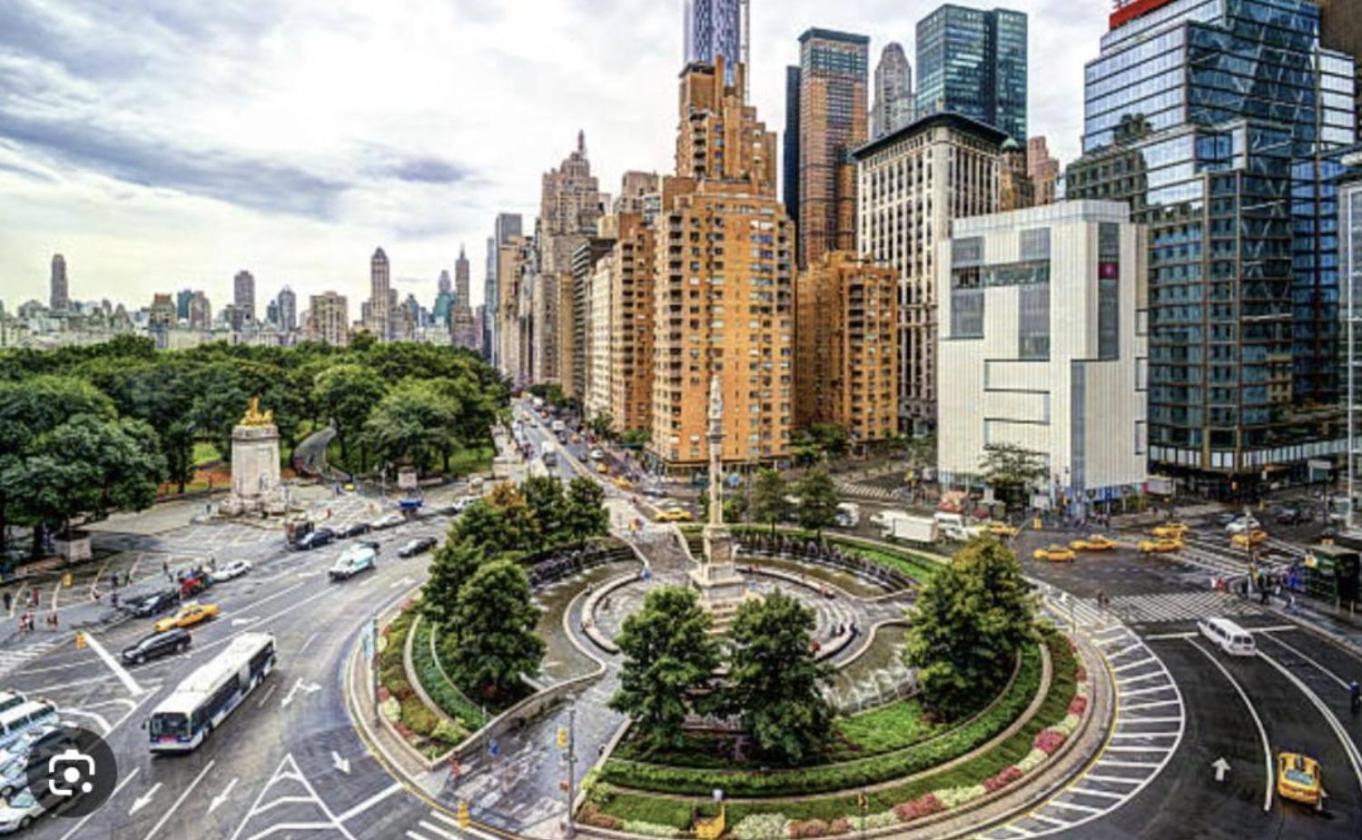 Spacious By Park - Columbus Circle Apartment