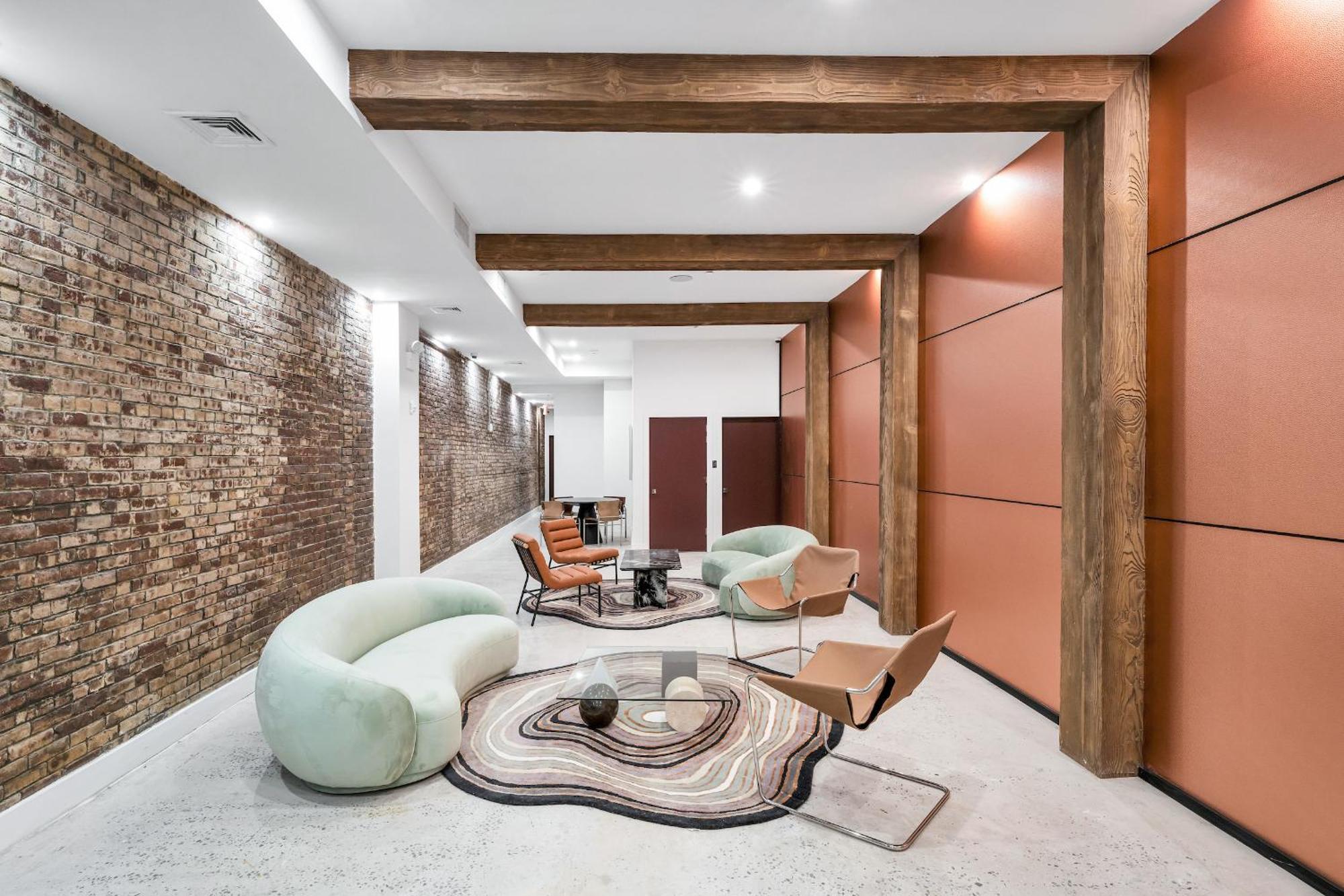 Landmarked Nyc Townhome - Sleeps 10 -Group-Friendly