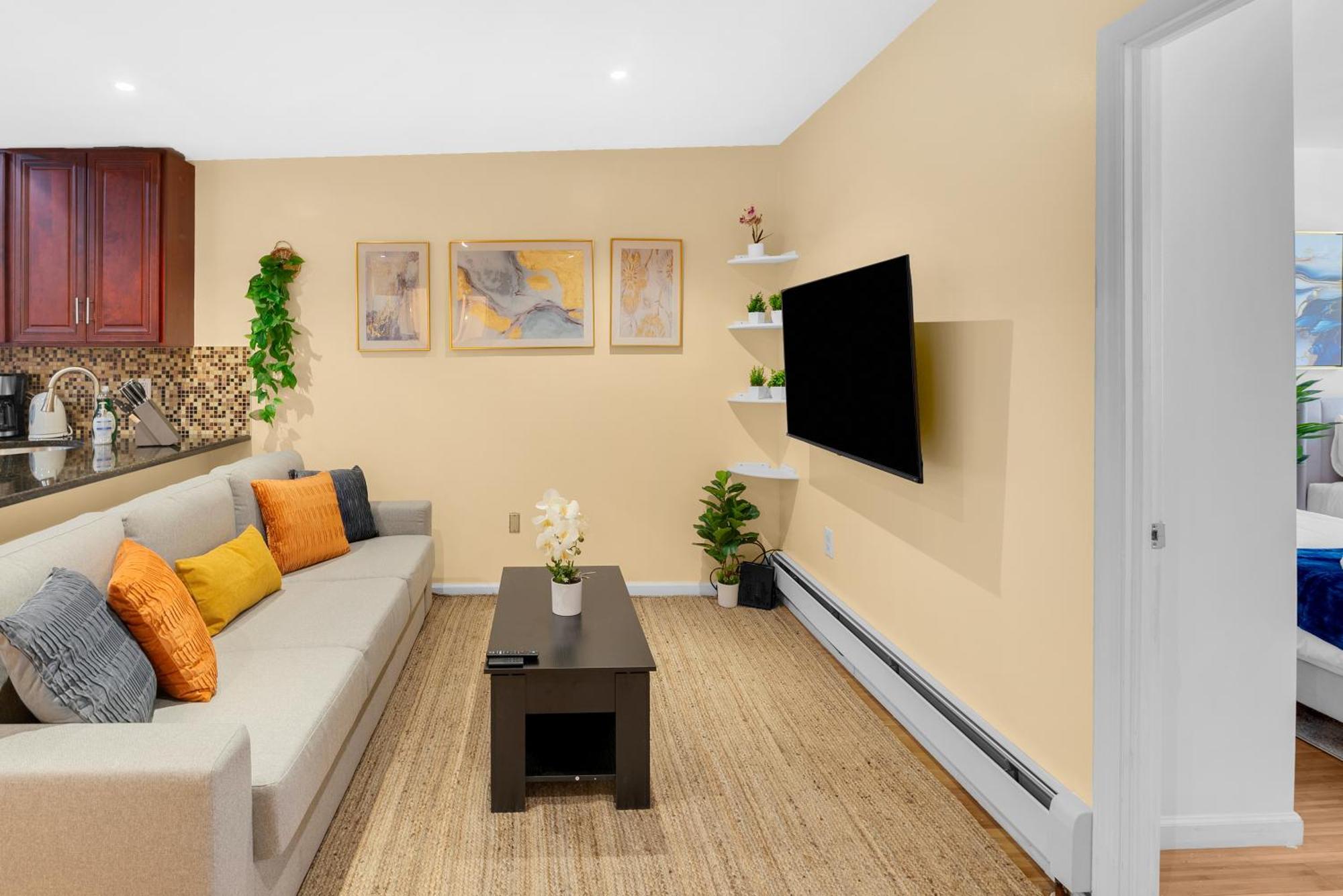 Stylish 2 Bedroom In Chelsea Apartment