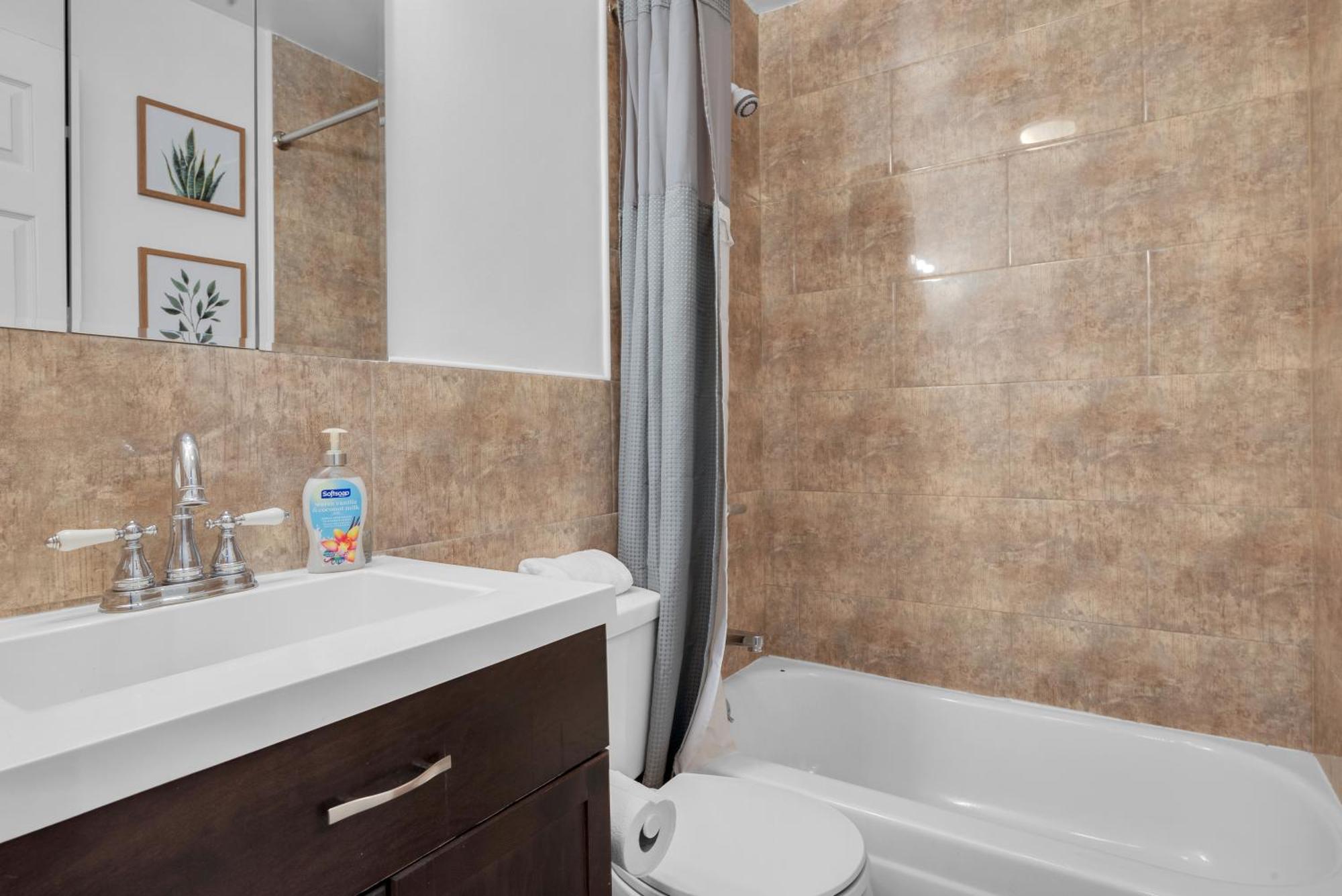 Stylish 2 Bedroom In Chelsea Apartment *