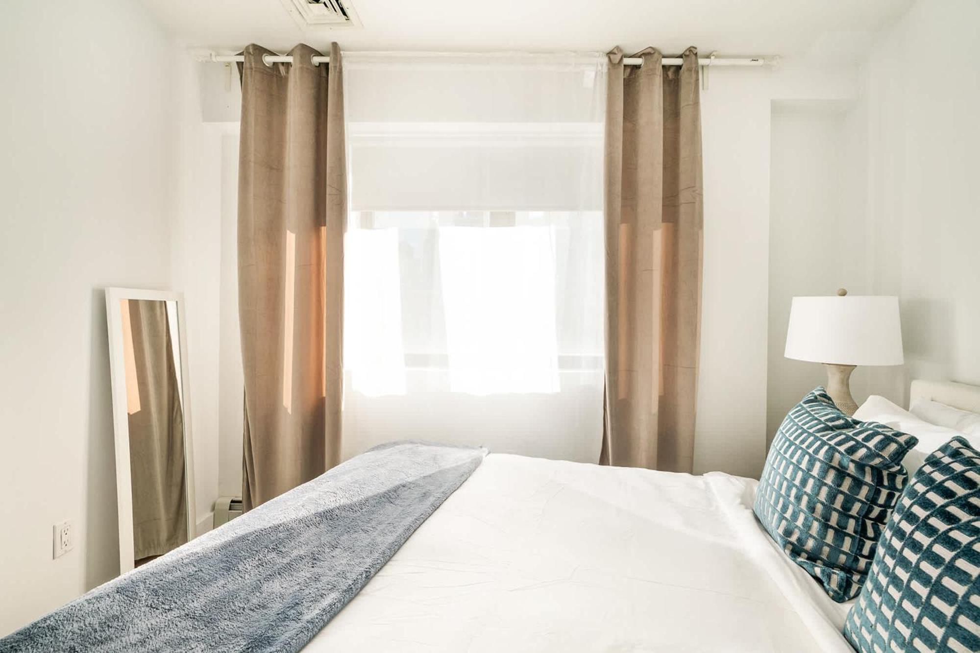 809-5a Gorgeous New 1br Heart Of Midtown Apartment