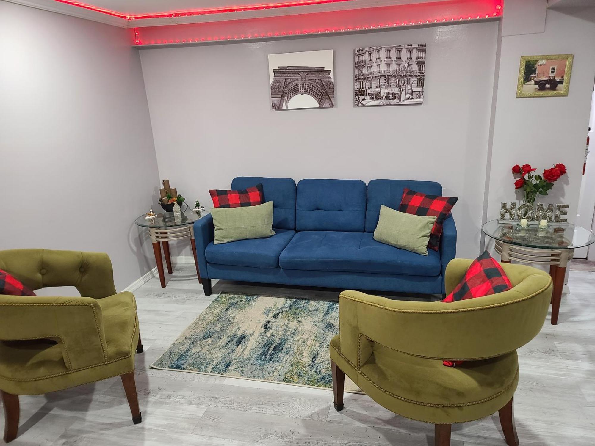 Căn hộ Lovely 2 Bedroom With 2 Entrance And Parking *