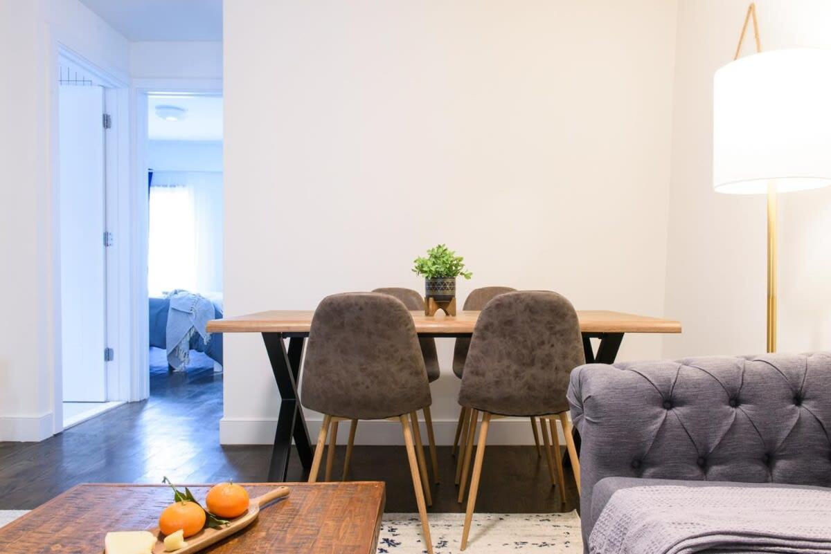 Căn hộ 39-3 Newly Renovated 3 Br *