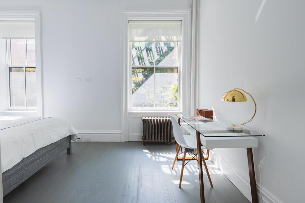E10-2 Designer East Village Townhouse 1br Căn hộ