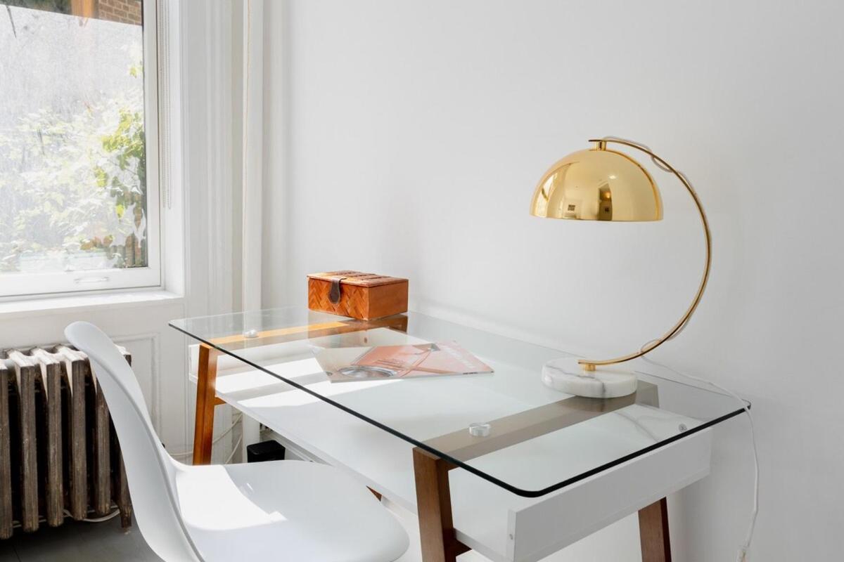 Căn hộ E10-2 Designer East Village Townhouse 1br *