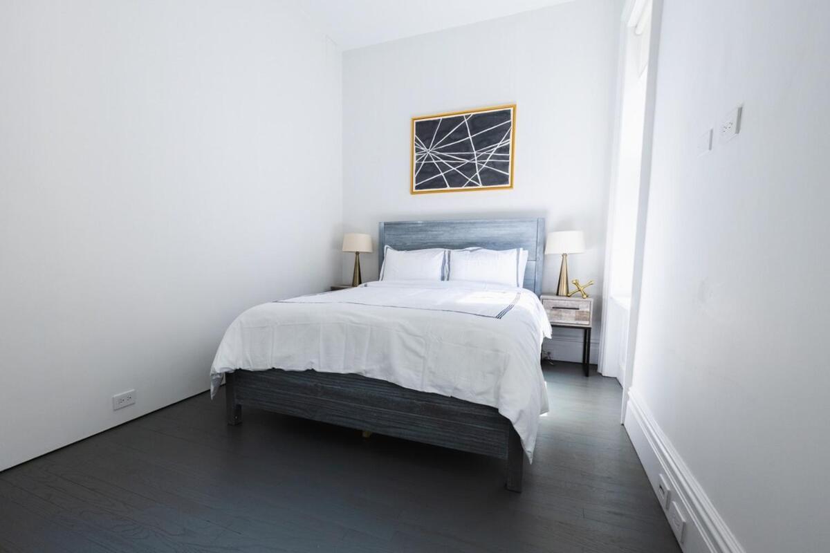 E10-2 Designer East Village Townhouse 1br Căn hộ