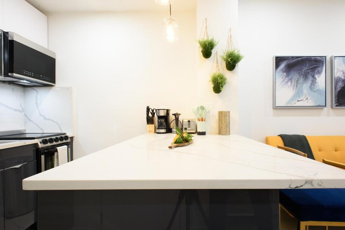 1597-9 Renovated Prime Ues Wd In Unit Nova York