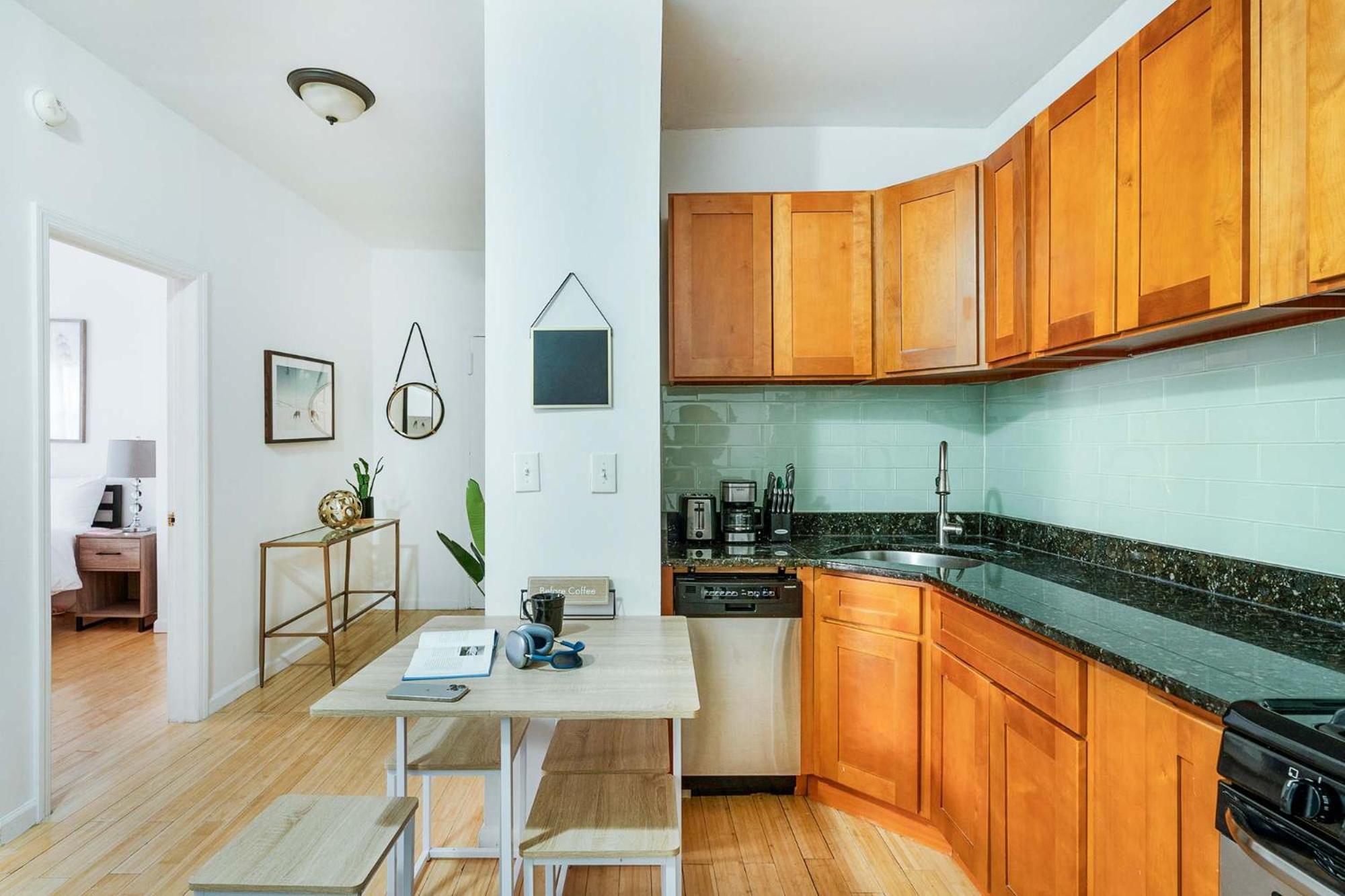 Căn hộ 102-1a Value 2br Near Park *