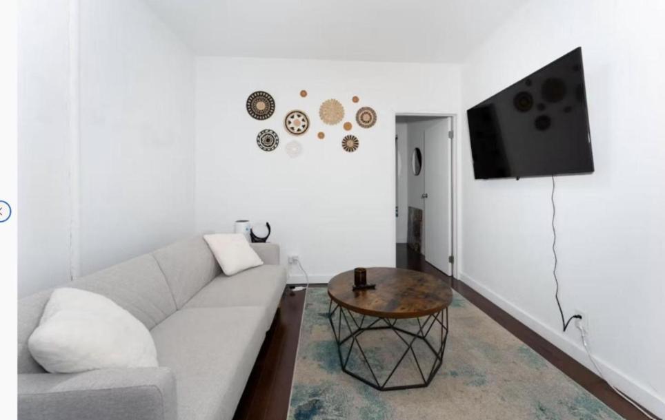 Spacious By Park - Columbus Circle Apartment *