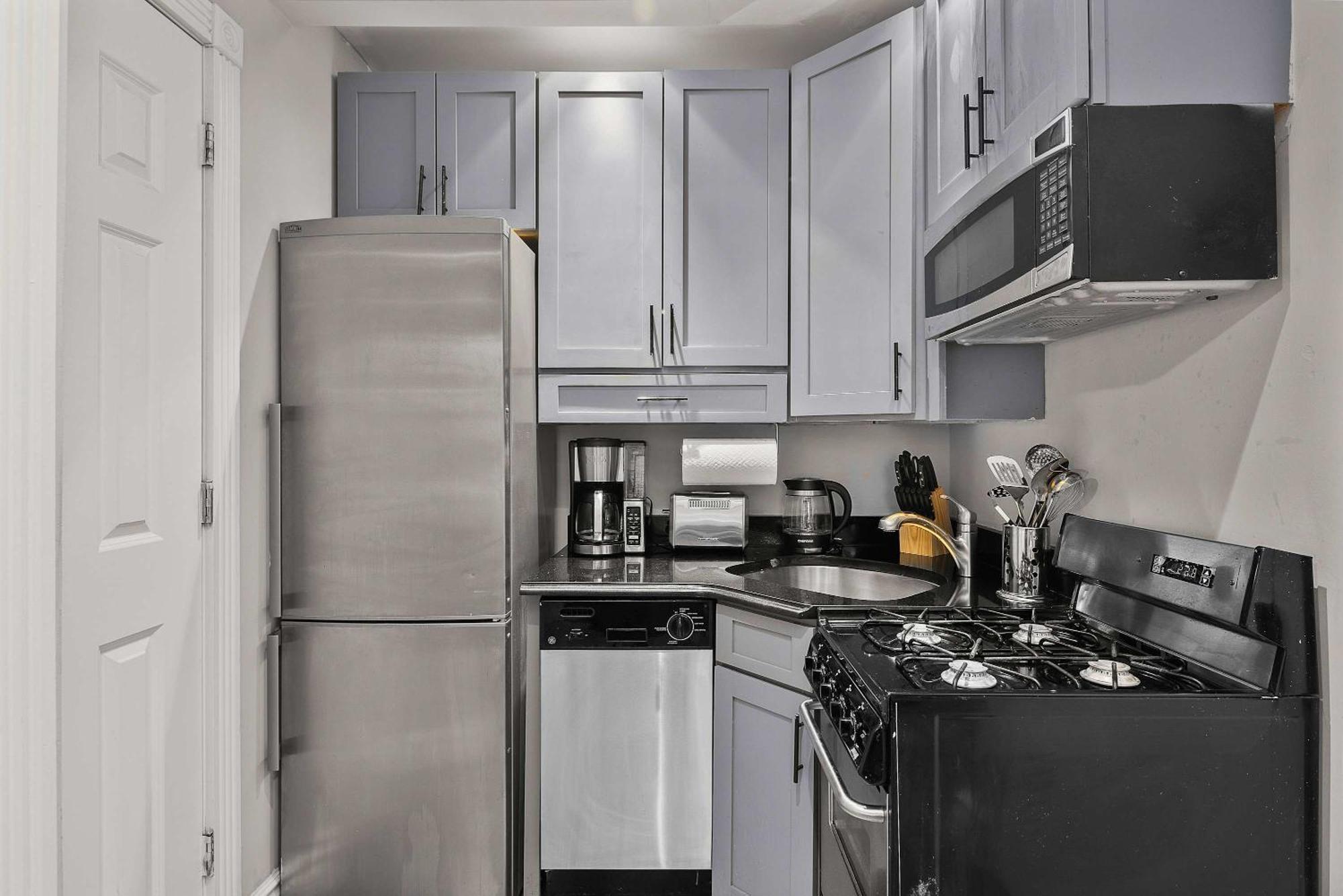 Sleek Manhattan Pad In Prime Location * New York