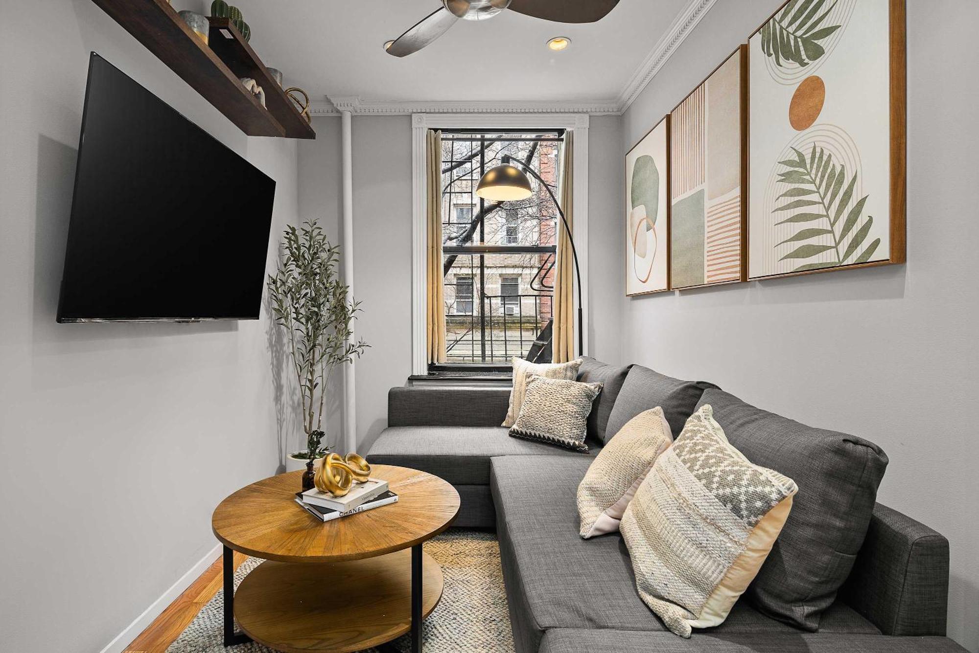 Sleek Manhattan Pad In Prime Location * New York