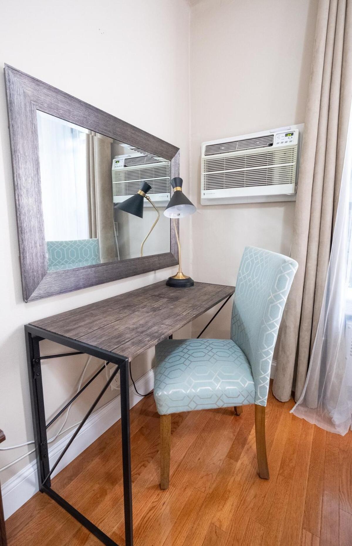 Apartment Close To Park, Lenox Hill & Ny Presbyterian *