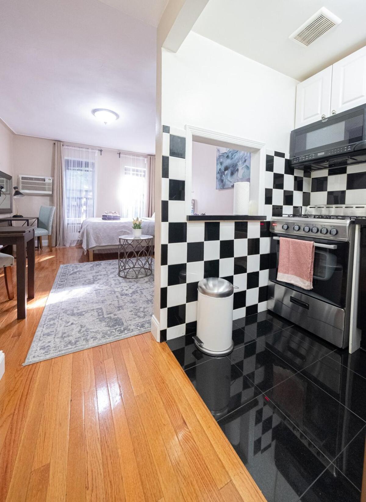 Close To Park, Lenox Hill & Ny Presbyterian *