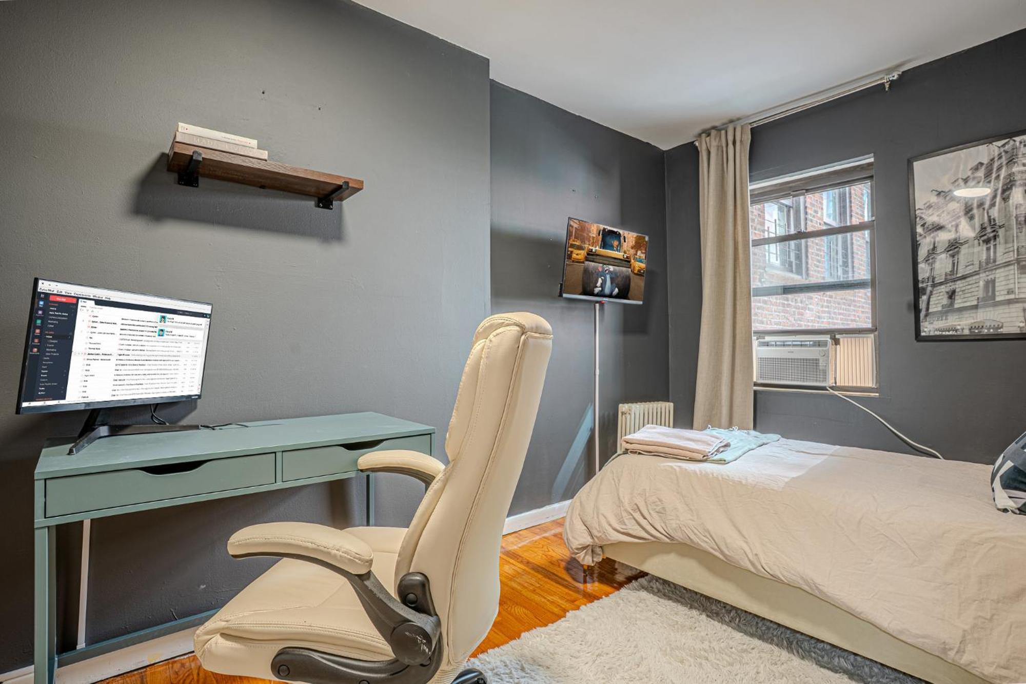 Stylish 3bd Near Empire Apartment New York