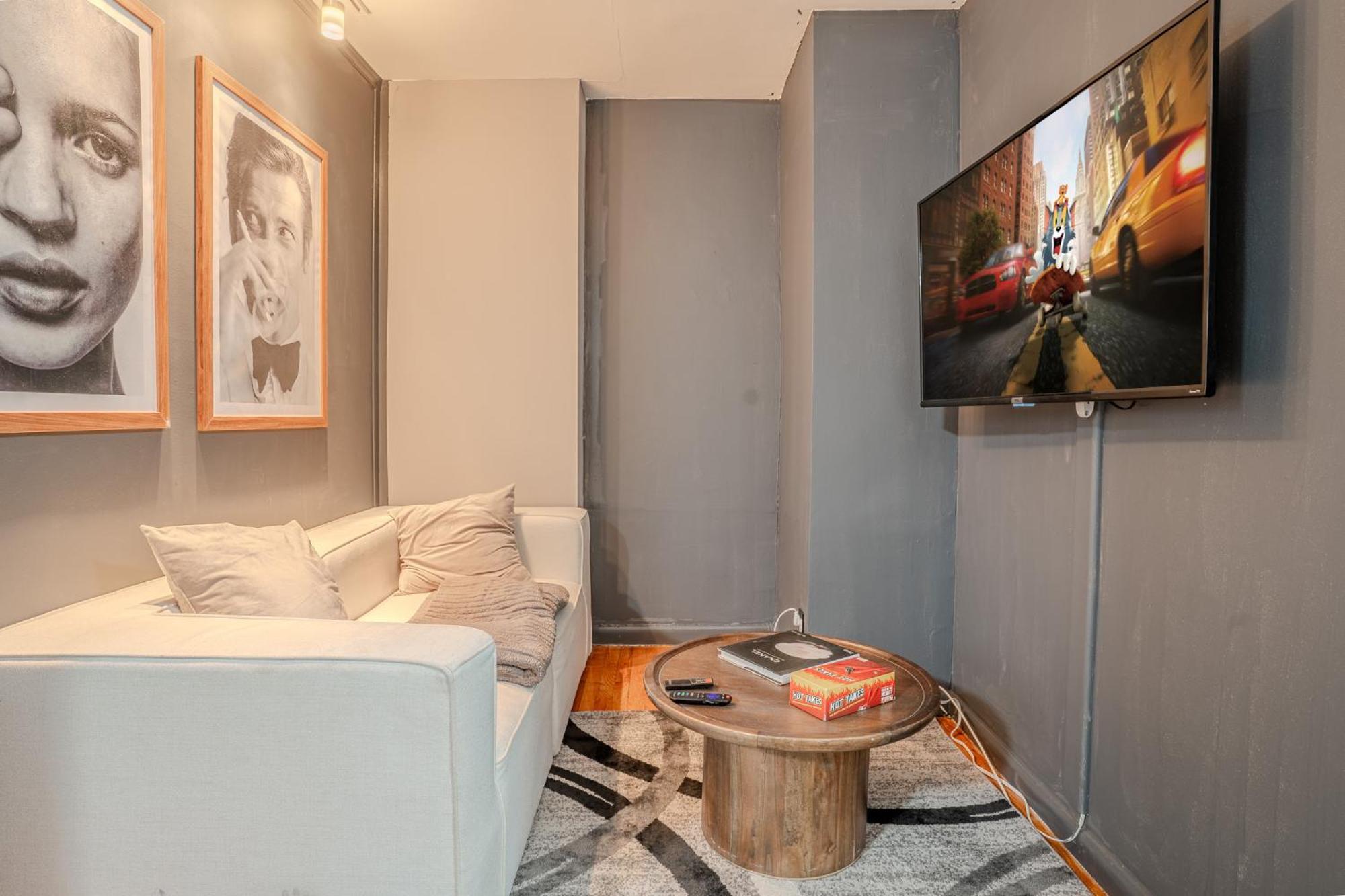 Stylish 3bd Near Empire