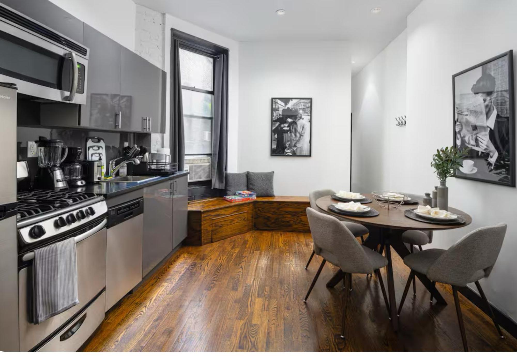 Apartment Spacious 4bd With Backyard In Manhattan